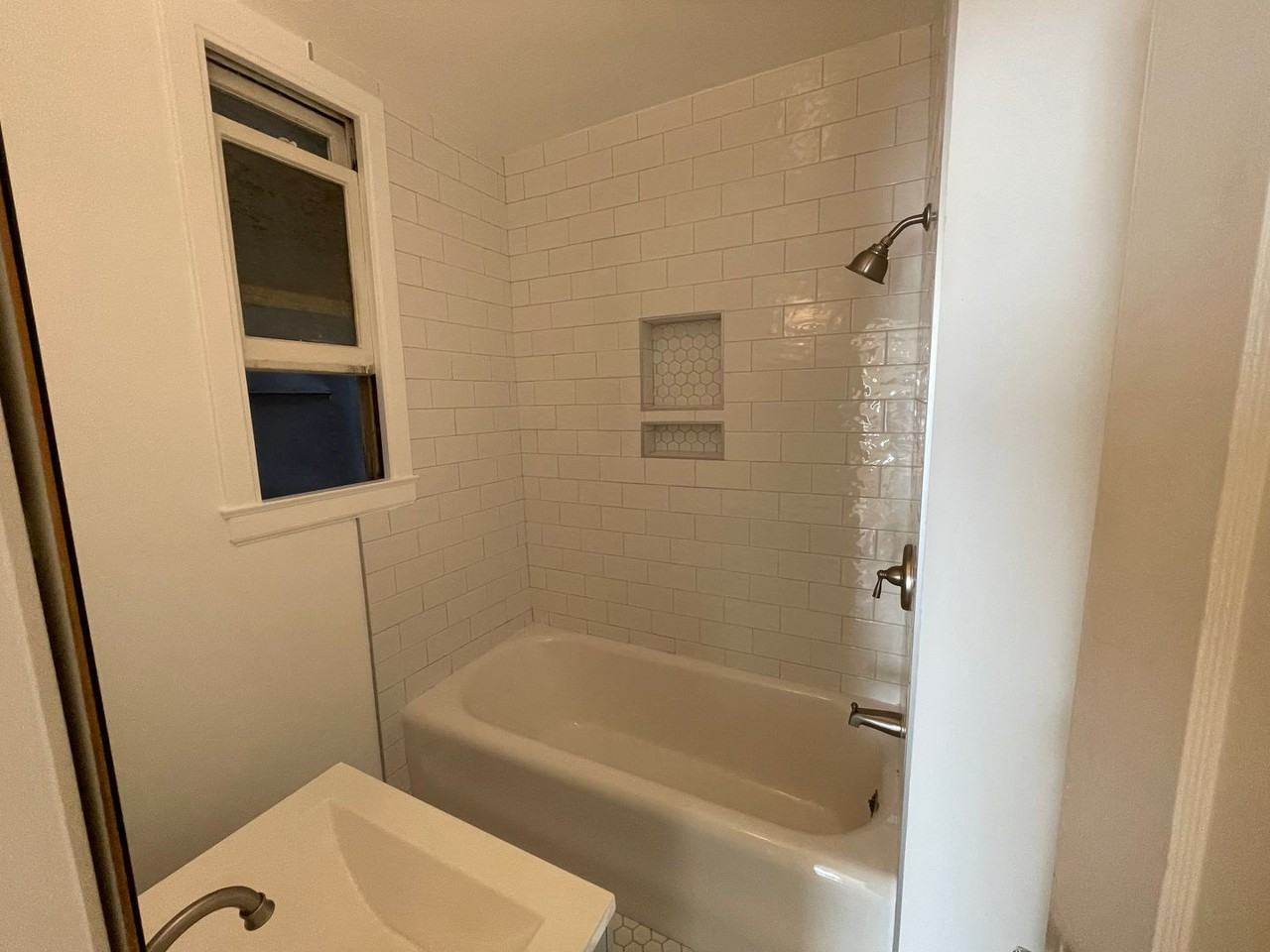 Bishop - Photo 2 of 9