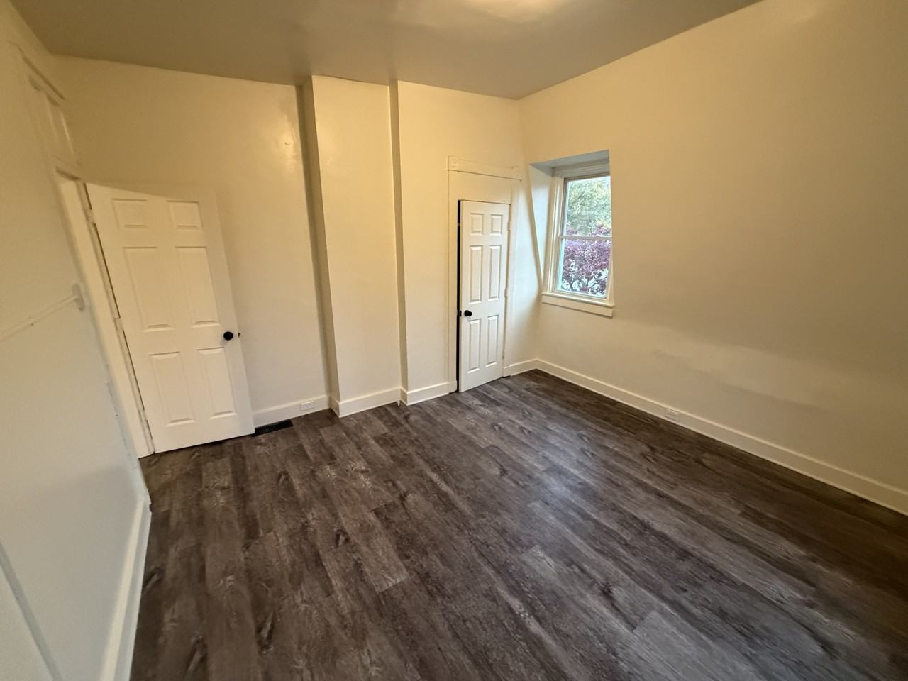 4569 N Edgewood Ave #4567B - Photo 2 of 9