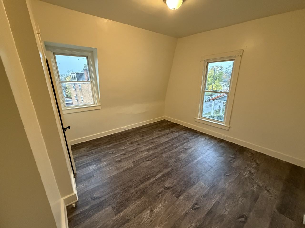 4569 N Edgewood Ave #4567B - Photo 3 of 9