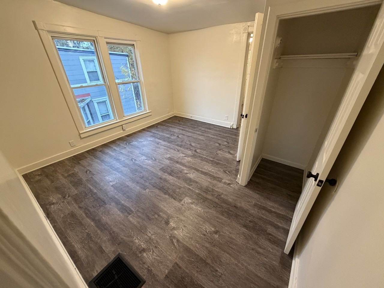 4569 N Edgewood Ave #4567B - Photo 7 of 9