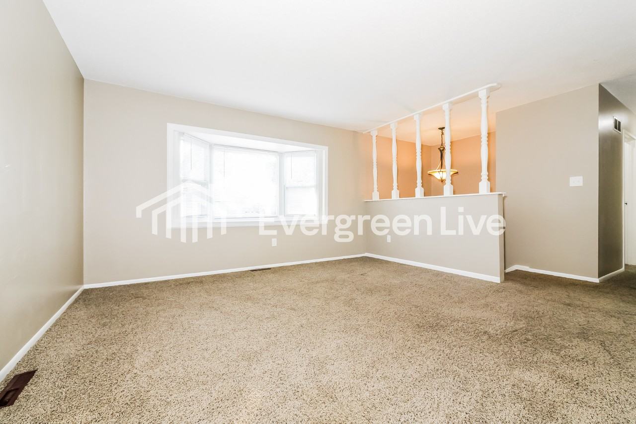 625 South Montclaire Drive - Photo 3 of 16