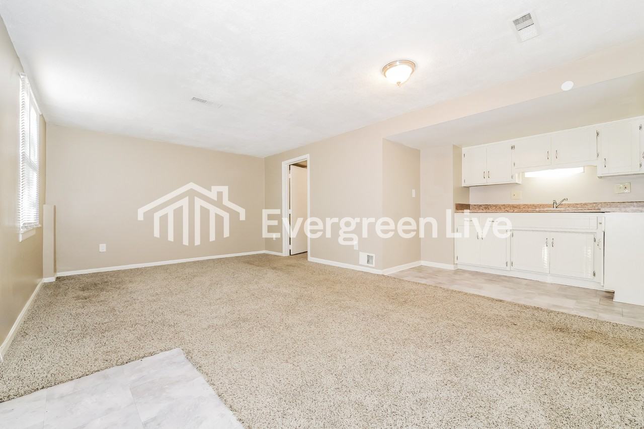 625 South Montclaire Drive - Photo 5 of 16