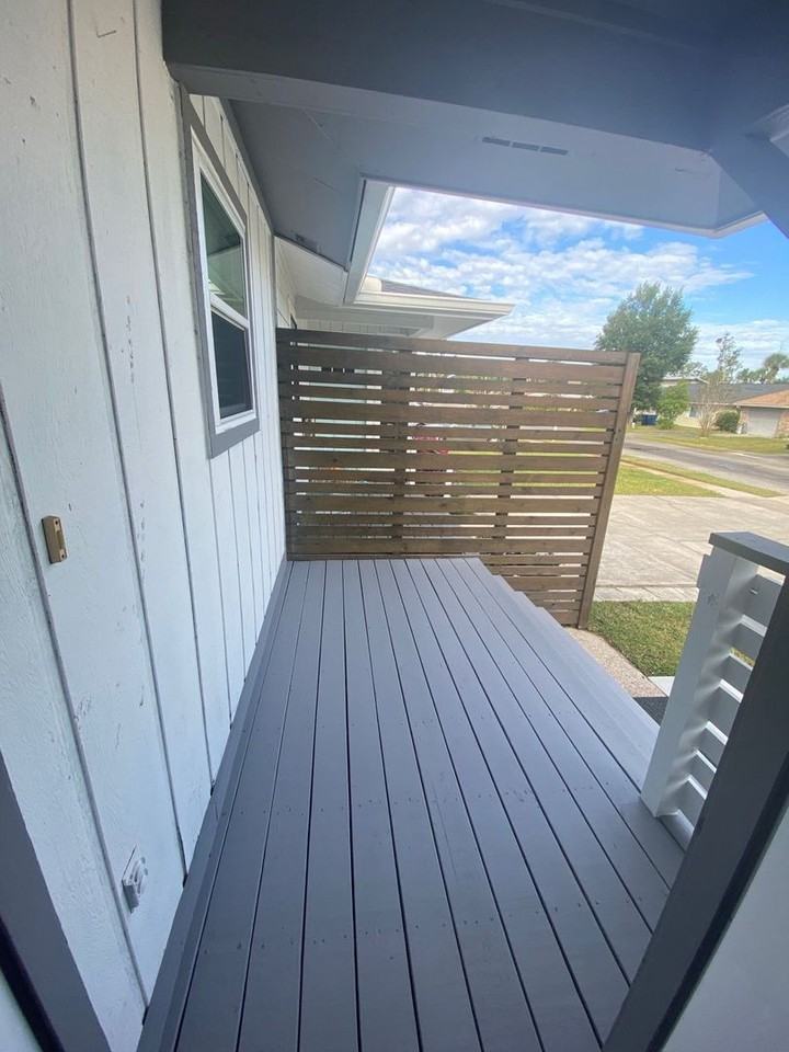 1021 W 11th Ct - Photo 2 of 11