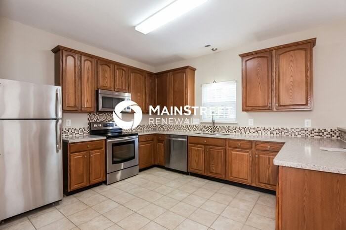 10209 Fairbourne Ct - Photo 4 of 15