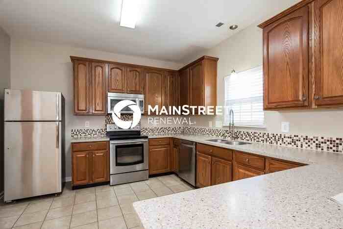 10209 Fairbourne Ct - Photo 5 of 15