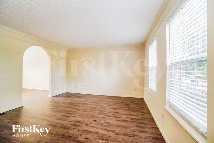 784 Middlebury Way - Photo 2 of 15