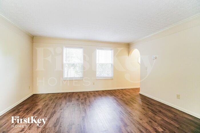784 Middlebury Way - Photo 3 of 15