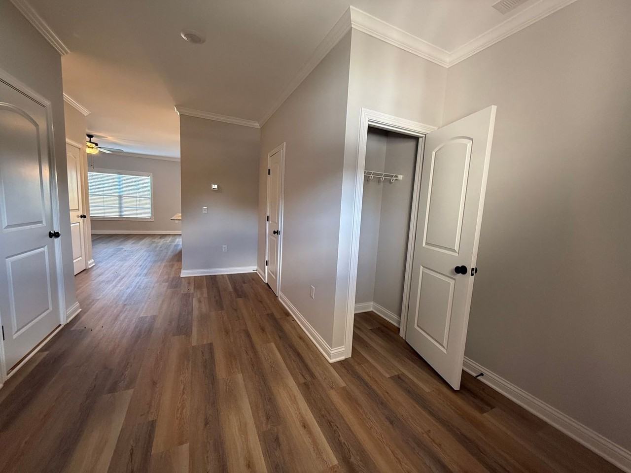 6469 Fortuna Ave - Photo 4 of 24