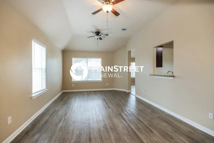 308 Broken Pine Court - Photo 3 of 16