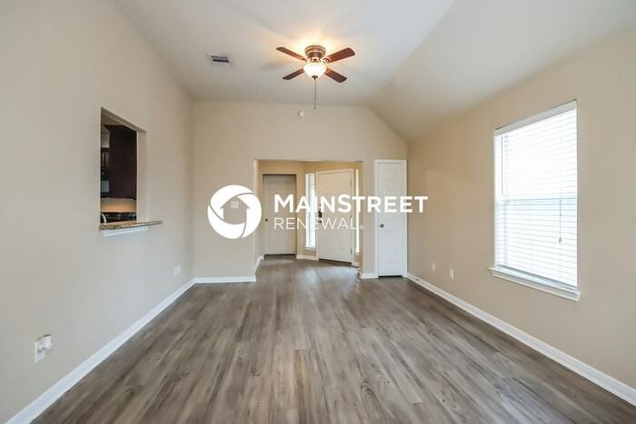 308 Broken Pine Court - Photo 4 of 16