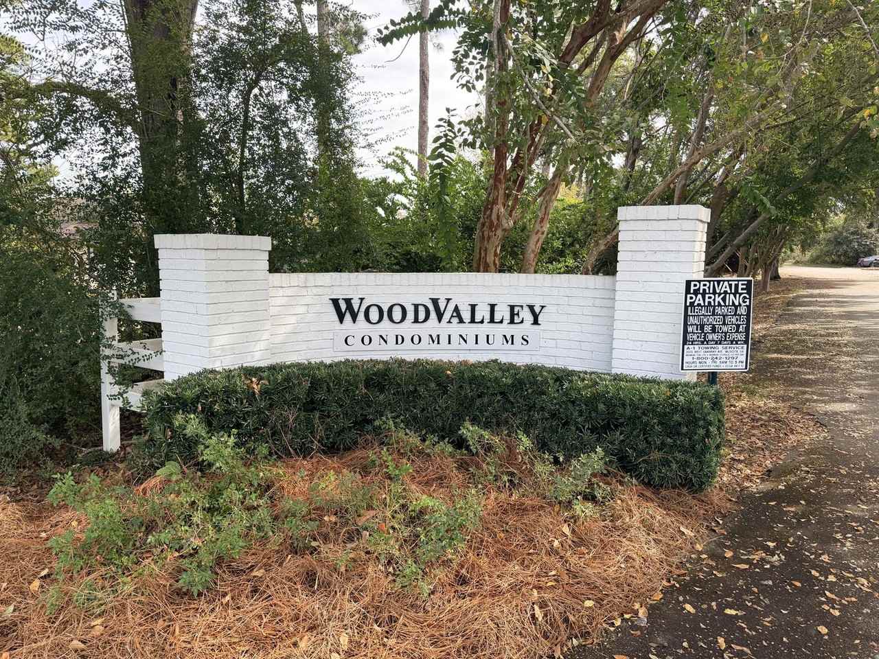 1921 Gornto Road - Photo 2 of 30