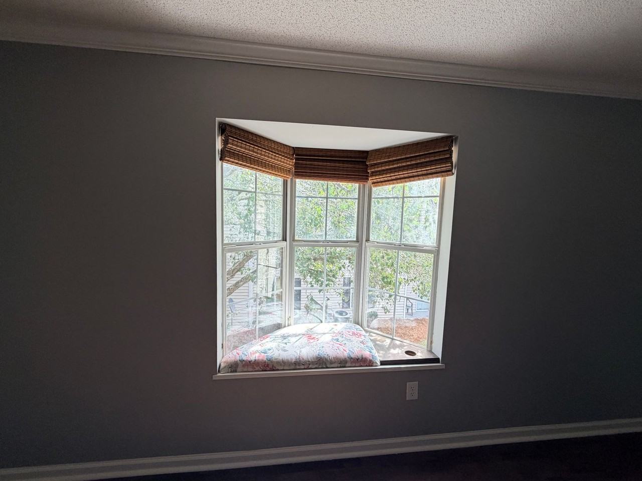 1921 Gornto Road - Photo 7 of 30