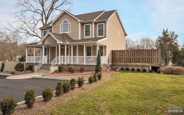 895 Westwood Ave - Photo 2 of 25