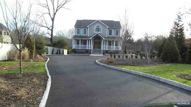 895 Westwood Ave - Photo 3 of 25