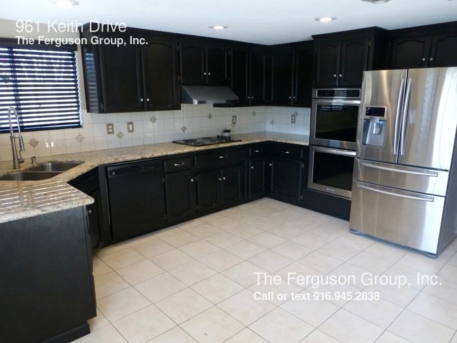 961 Keith Dr - Photo 3 of 12