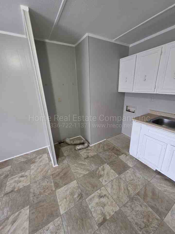 409 Mason St - Photo 2 of 11