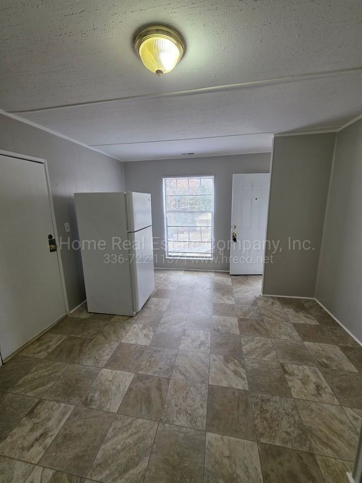 409 Mason St - Photo 3 of 11