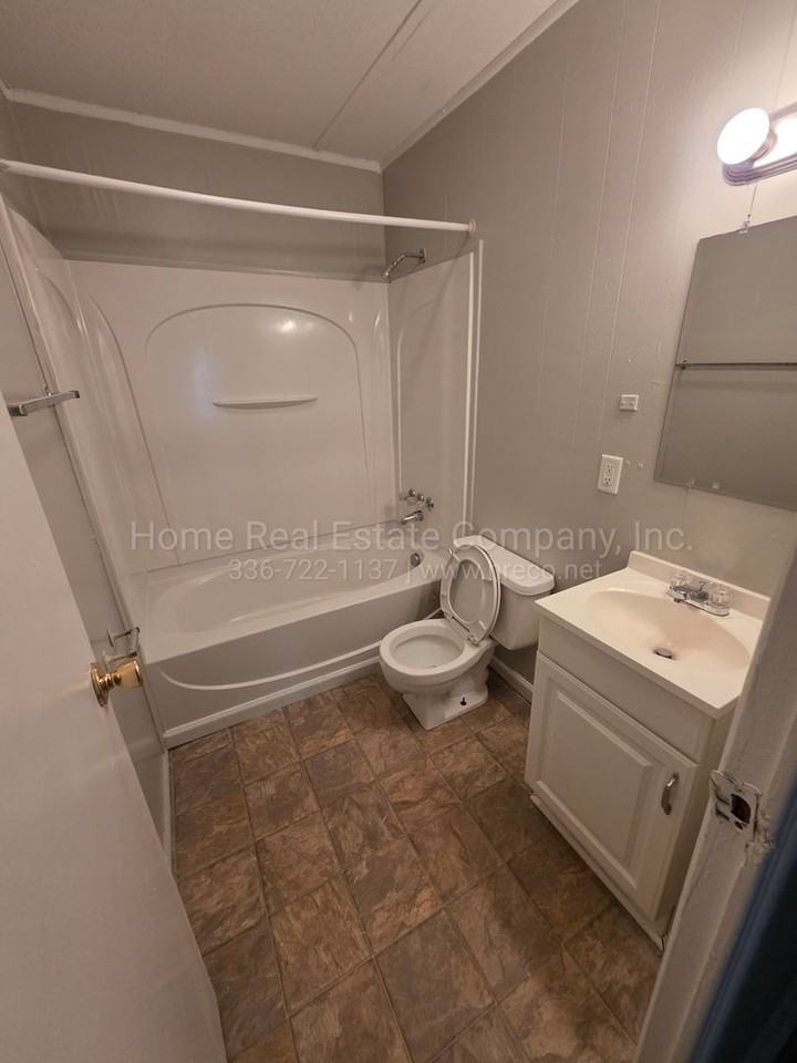 409 Mason St - Photo 5 of 12