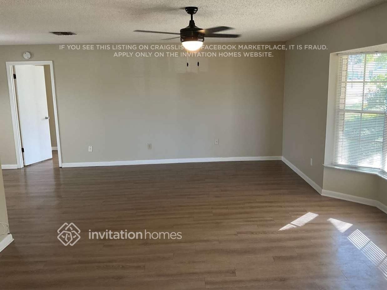 798 S Atmore Cir - Photo 3 of 18