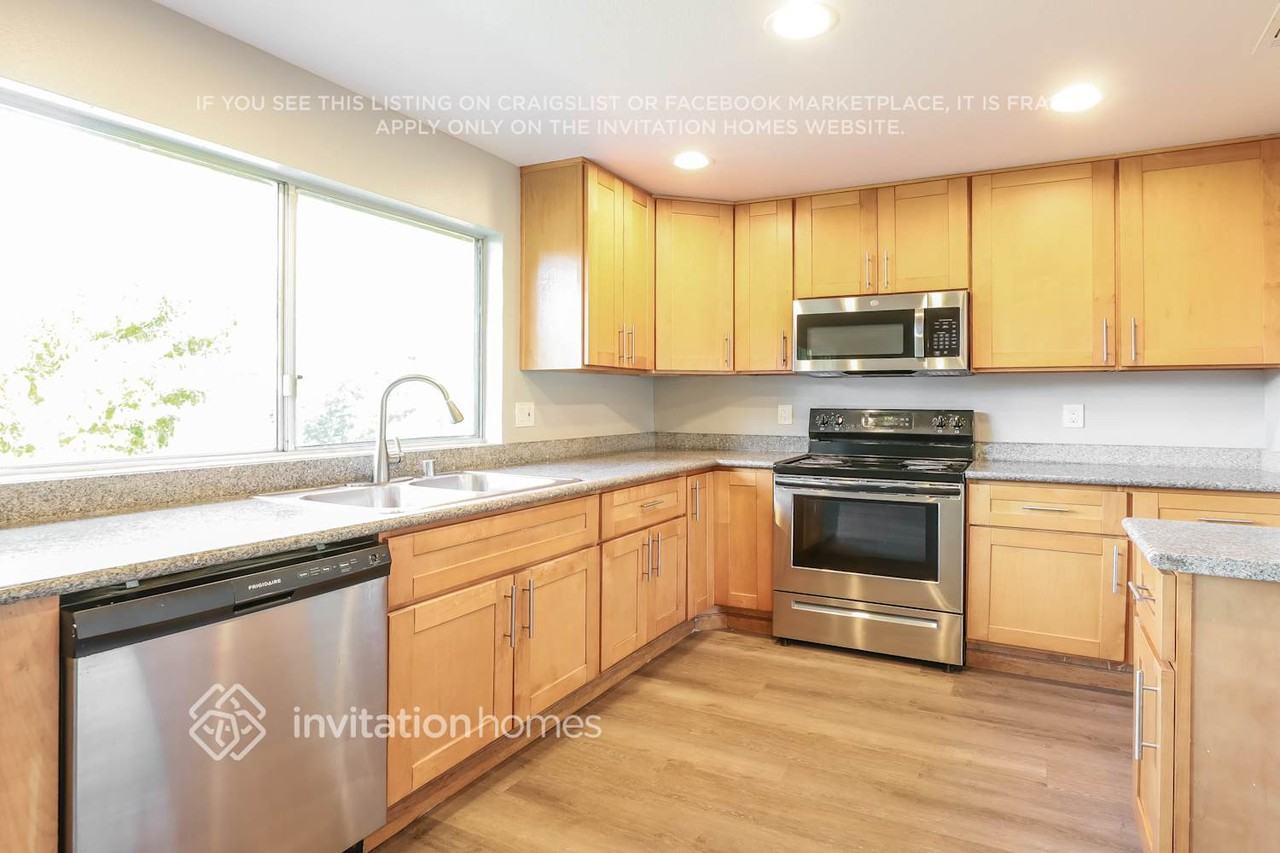 1120 Whipporwill Way - Photo 7 of 17