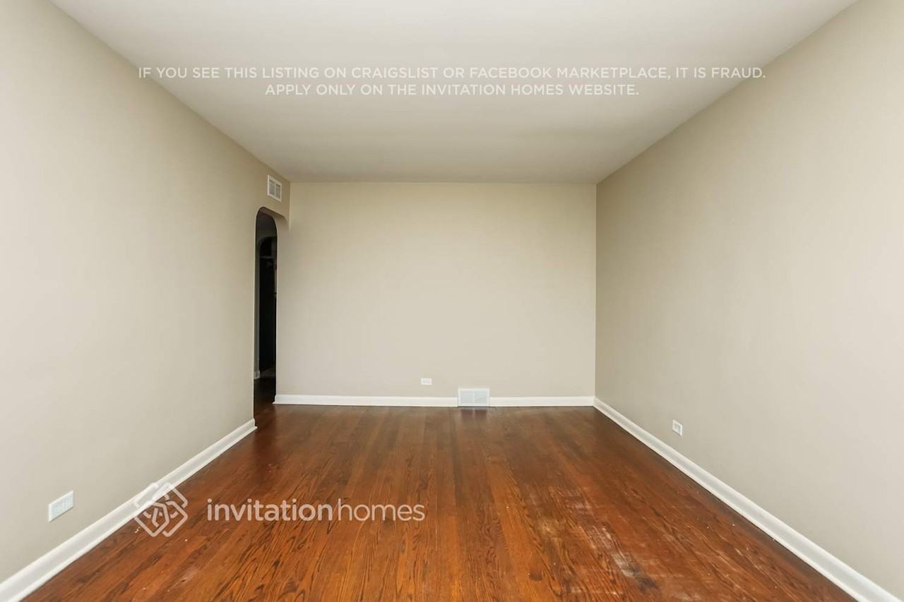 10115 S California Ave - Photo 4 of 17