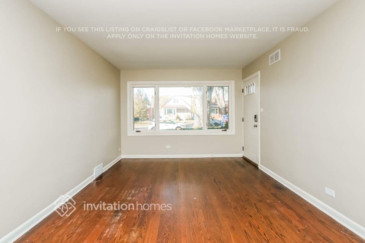 10115 S California Ave - Photo 5 of 17