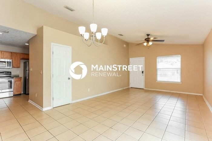 5054 Knightsbridge Cir N - Photo 3 of 16