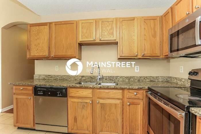 5054 Knightsbridge Cir N - Photo 5 of 16