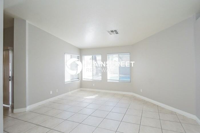 5226 Portland Ct - Photo 3 of 16