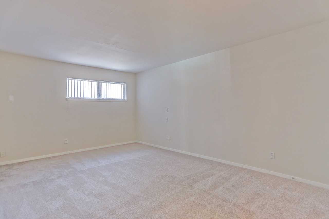 Roseland - Photo 5 of 21