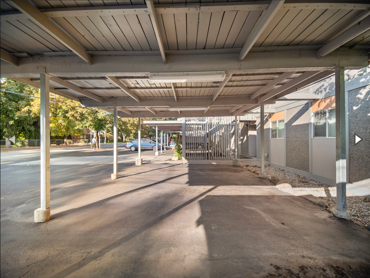 8921 East Liberty Avenue - Photo 5 of 18