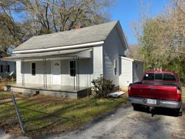 featured image of 204 Askew Ave