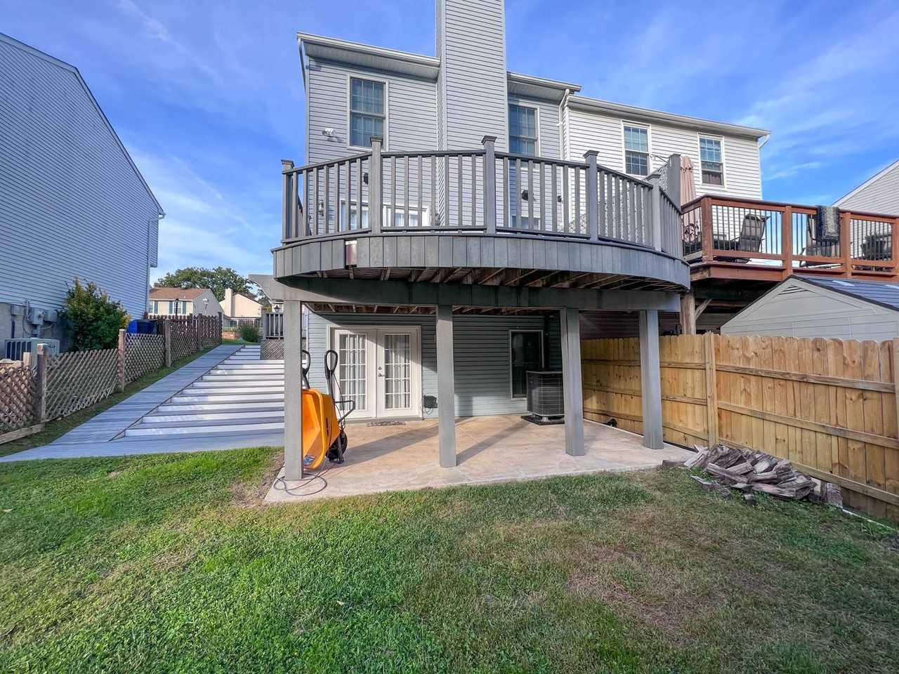 8514 Rhuddlan Rd - Photo 4 of 35