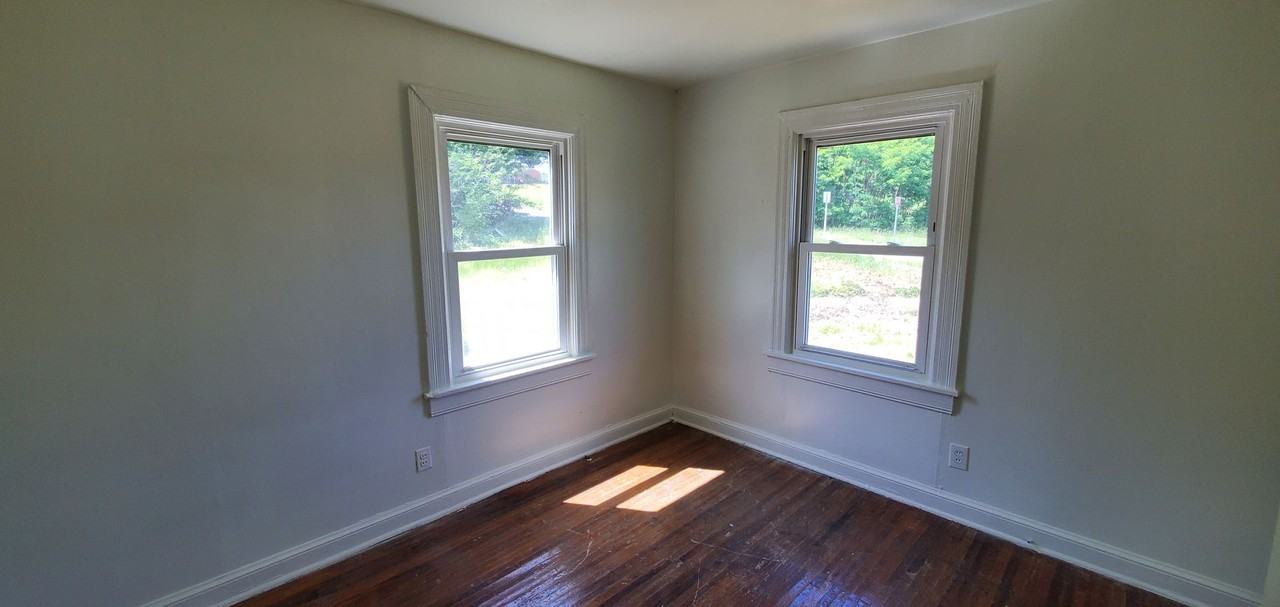 1000 Arbor Dr - Photo 5 of 9