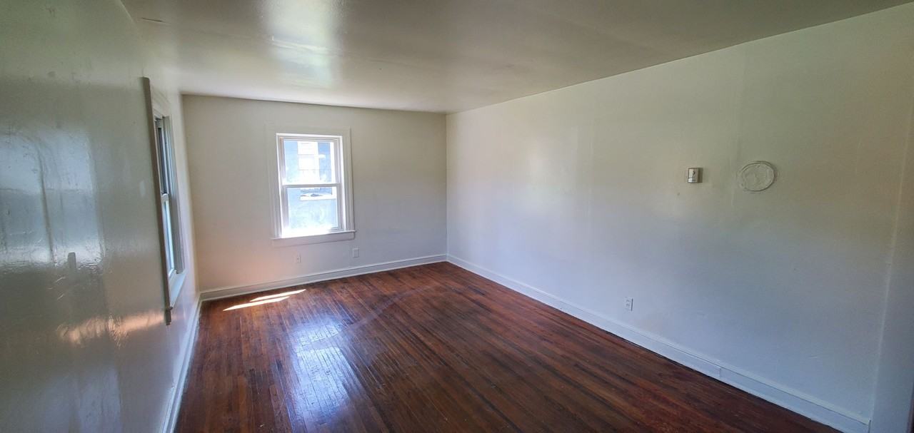 1000 Arbor Dr - Photo 6 of 9