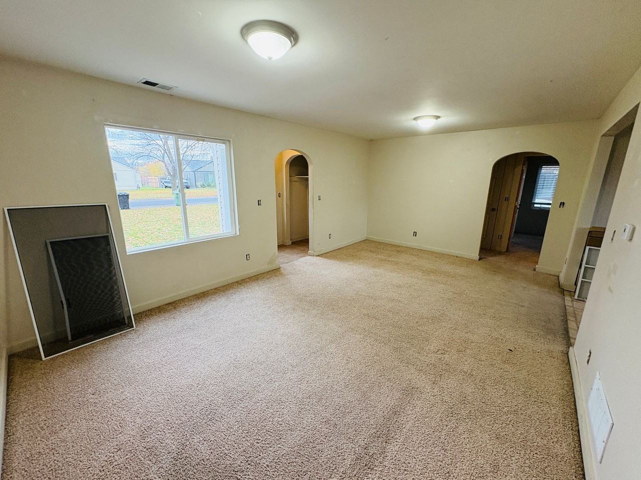 4623 Bruce Ave - Photo 4 of 18