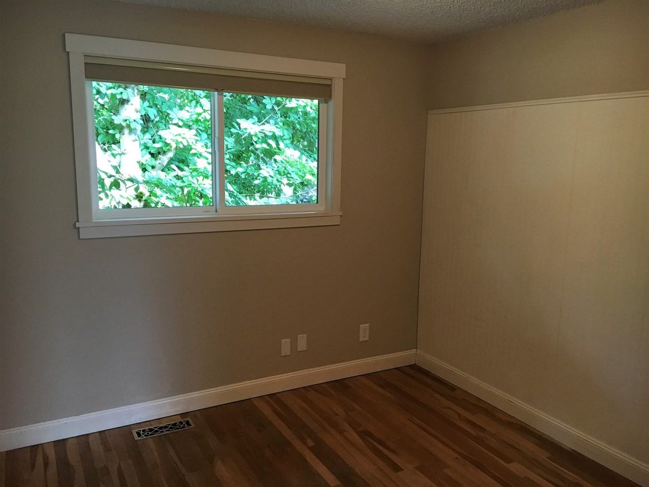 11227 115th Pl Ne - Photo 6 of 23