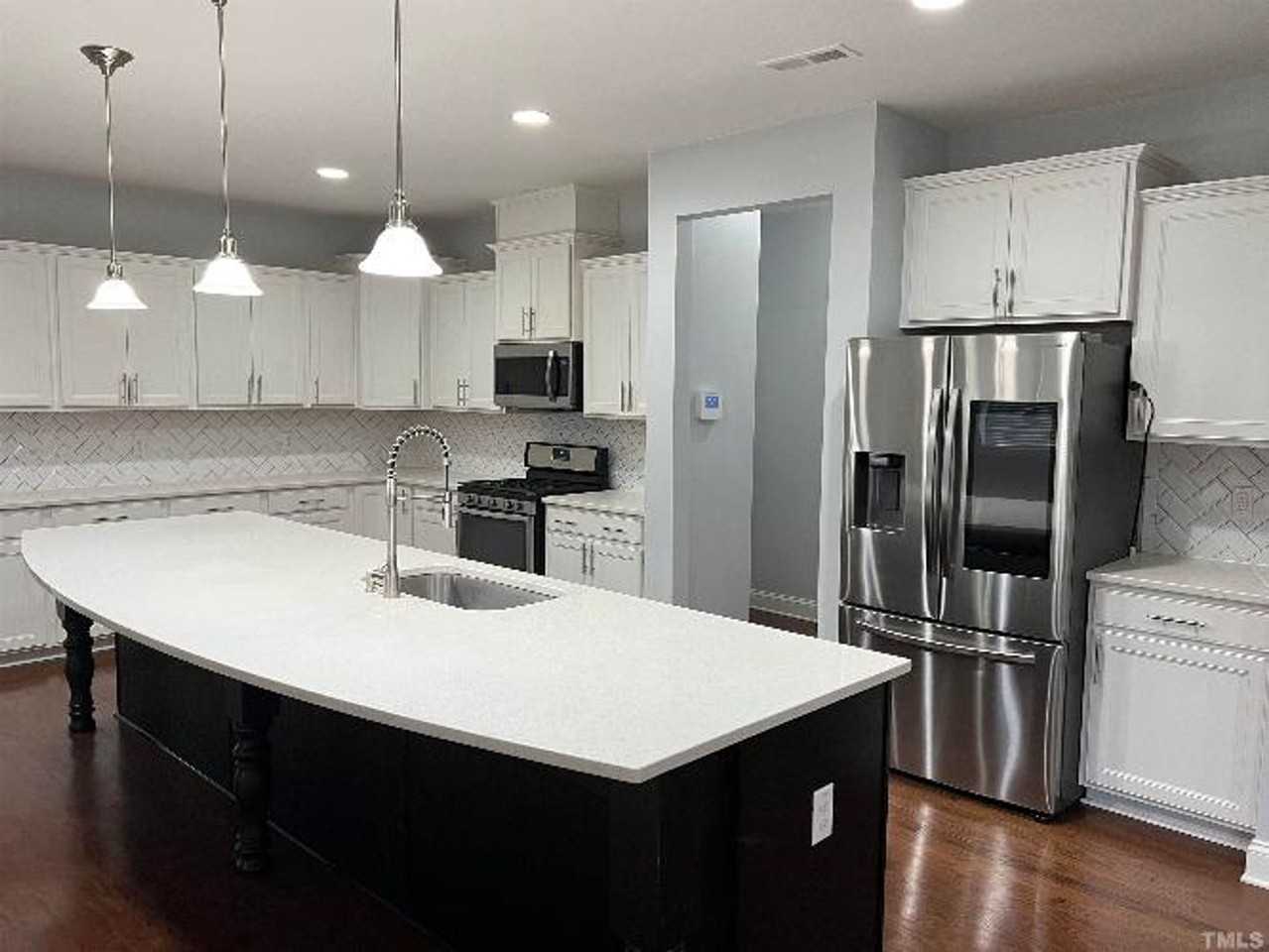 121 Red Bark Ct - Photo 2 of 24