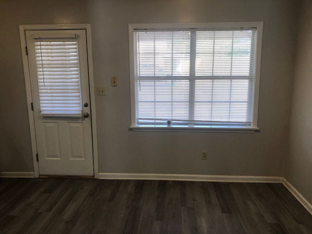 468b Mobile Street - Photo 4 of 8