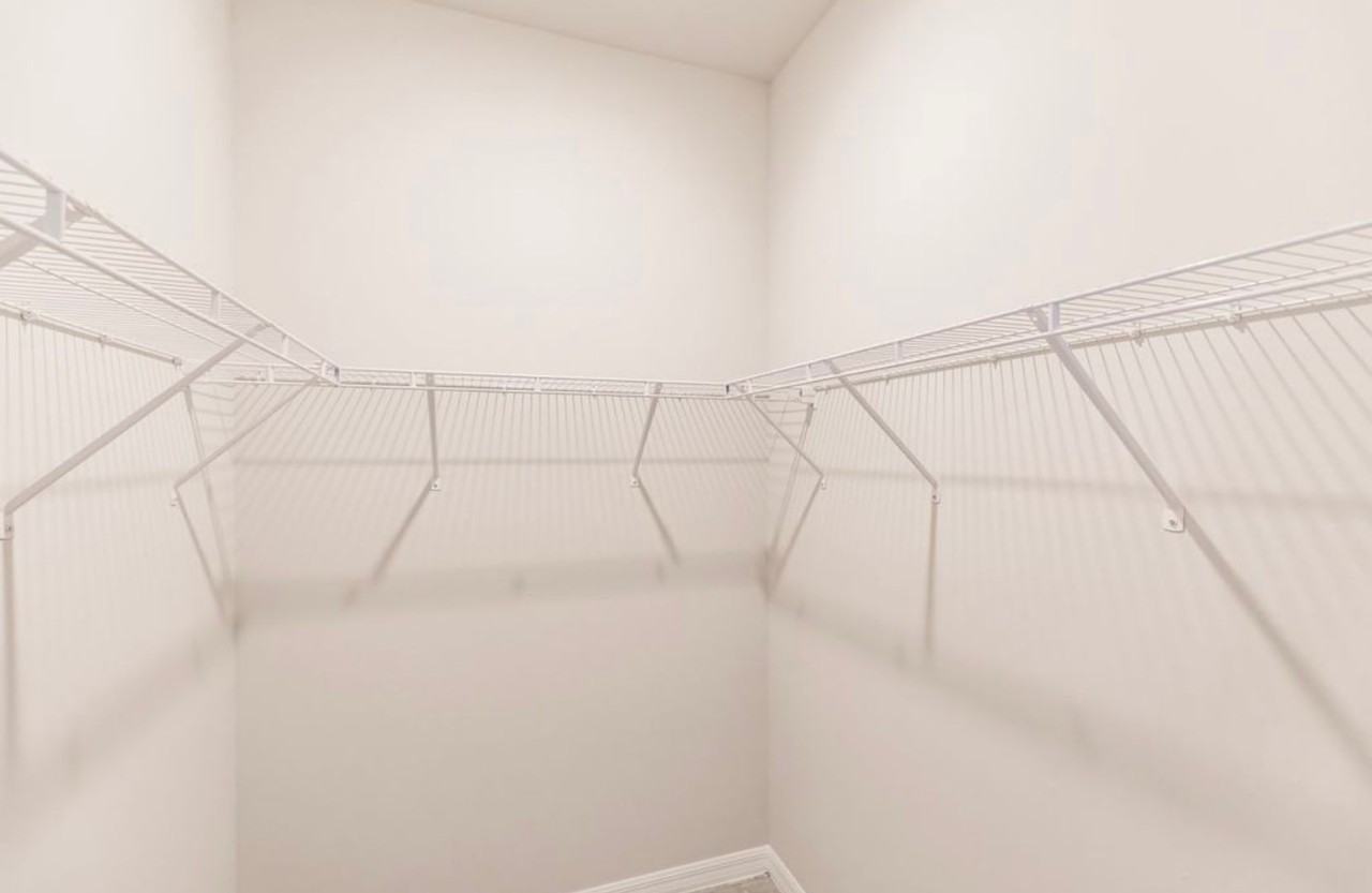 1924 Northeast 20th Place - Photo 6 of 13