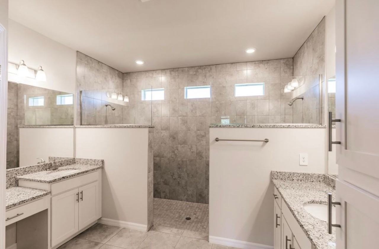 1924 Northeast 20th Place - Photo 7 of 13