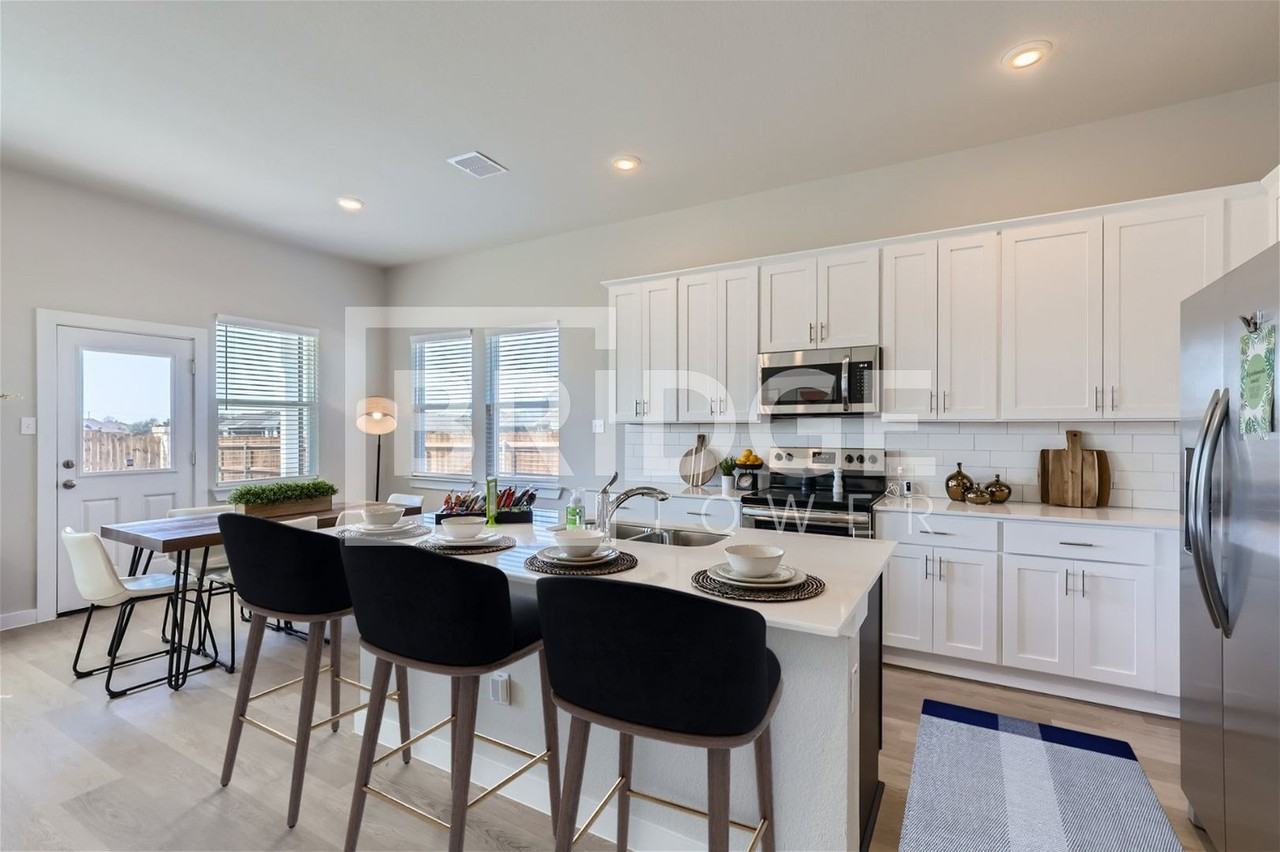 513 Barnwood Ct - Photo 2 of 13