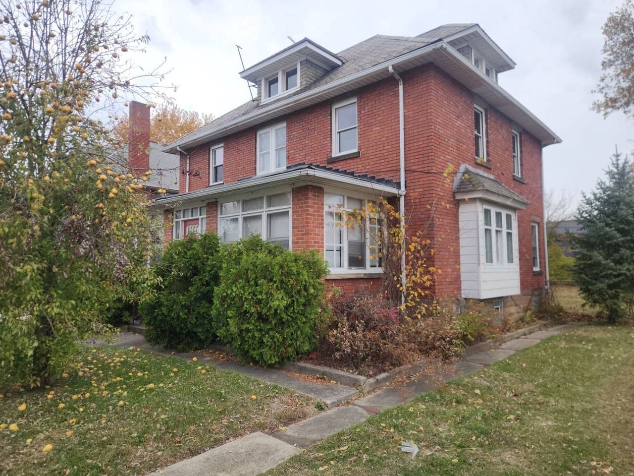 1571 Dille Rd - Photo 2 of 24