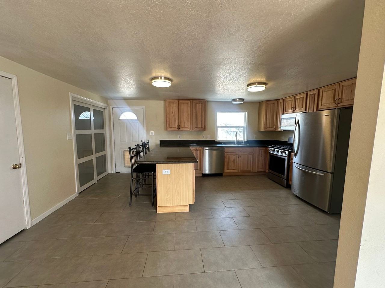 10725 Santa Fe Rd - Photo 4 of 15