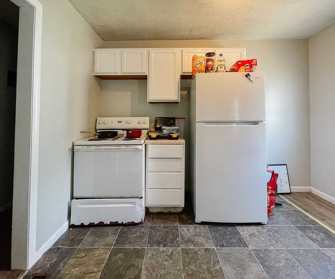 2505 East 13th Street - Photo 6 of 18