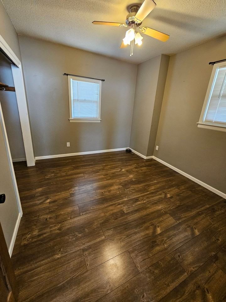 1118 N Adams St - Photo 2 of 13