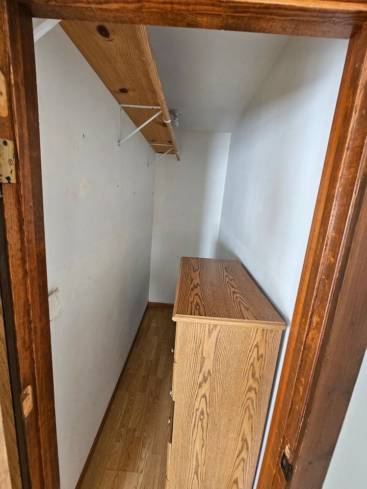 1118 N Adams St - Photo 6 of 13