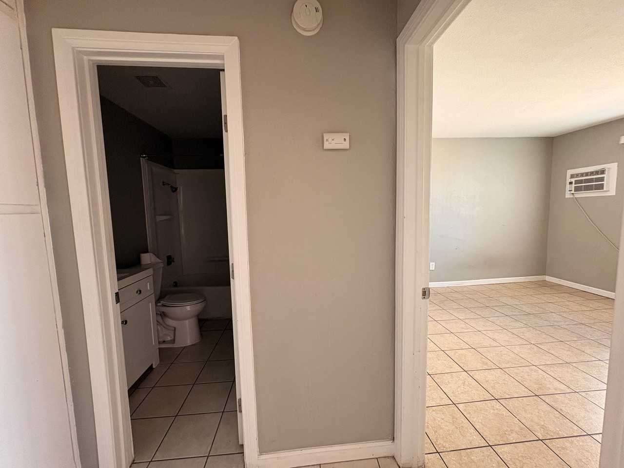 24238 Postal Ave - Photo 7 of 12