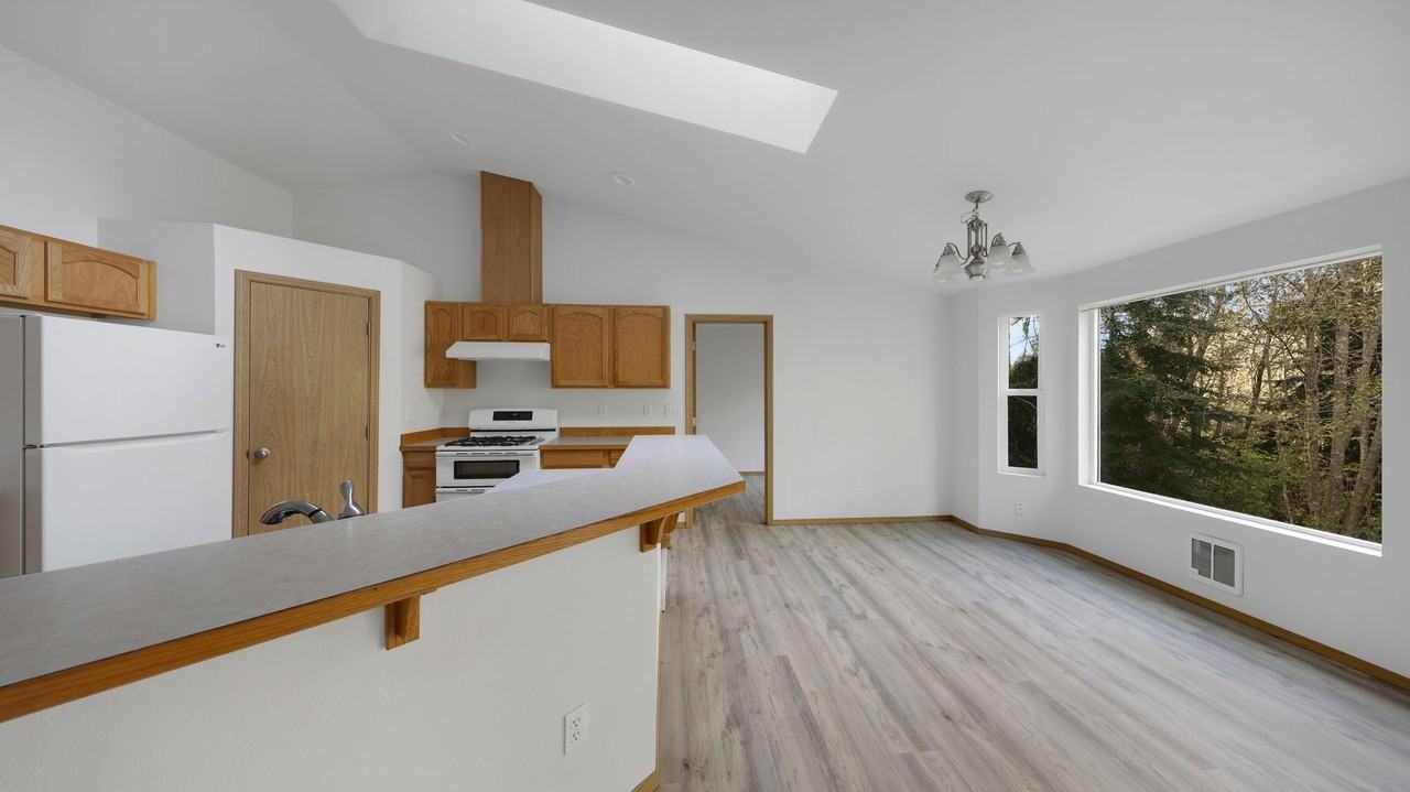 1035 Bunch Lane - Photo 4 of 17