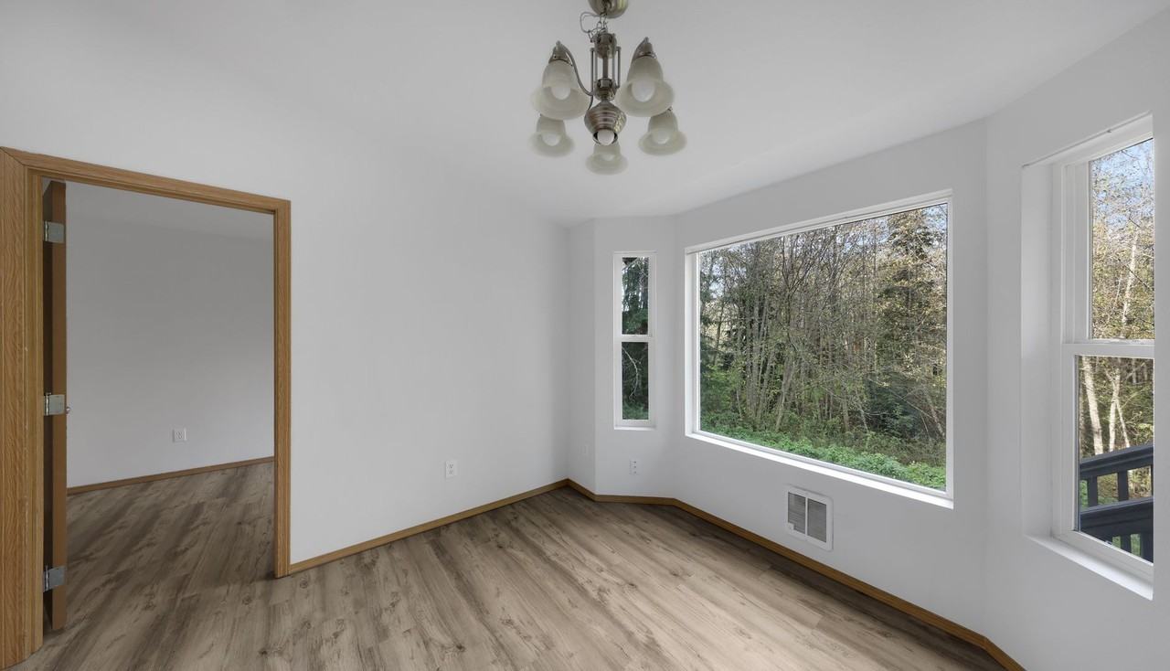 1035 Bunch Lane - Photo 6 of 17